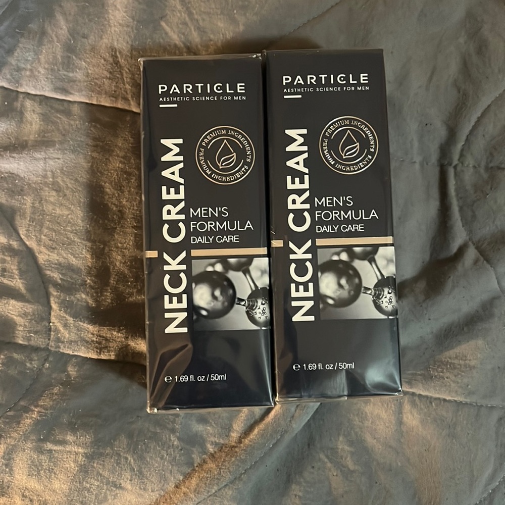 Men’s formula daily care neck cream